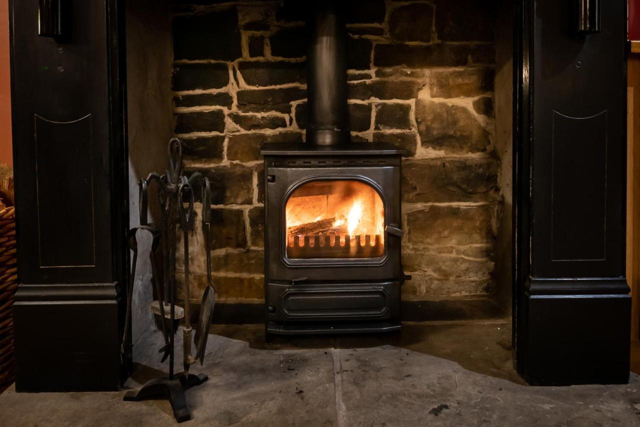Villa Unique Grade II Hidden Gem, Log Burner & Parking Holmfirth Exterior foto